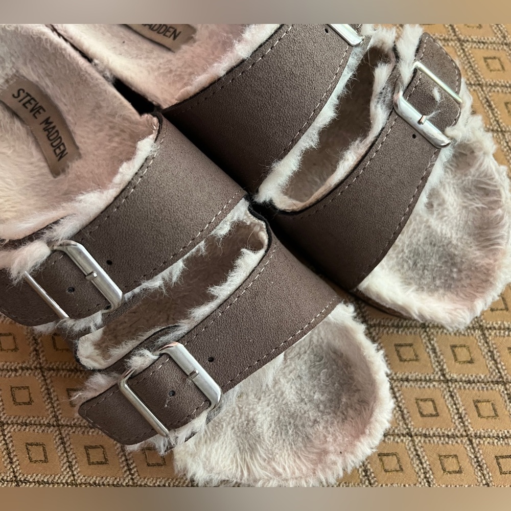 Steve Madden Faux Fur Slides Size 8 - Picture 5 of 6